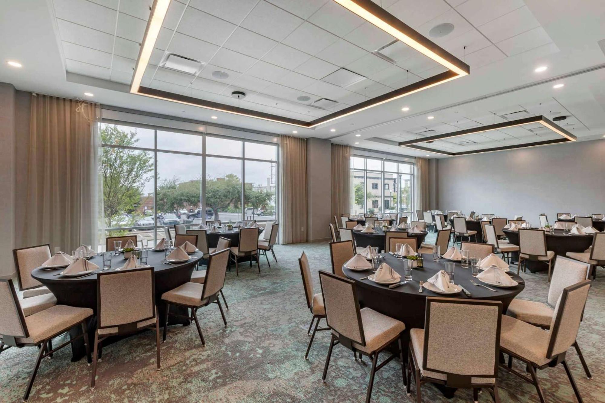 Cambria Hotel Columbia Downtown The Vista Bagian luar foto