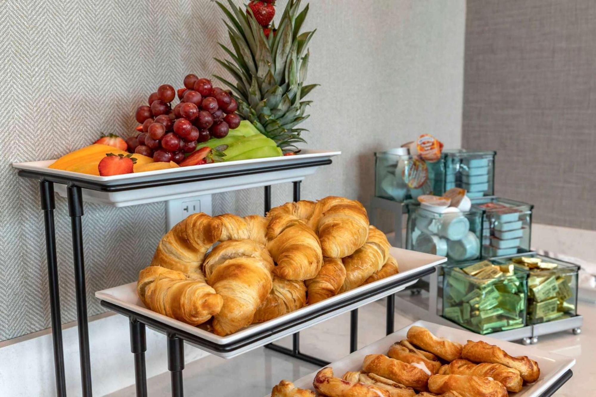 Cambria Hotel Columbia Downtown The Vista Bagian luar foto